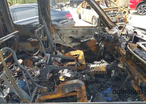 2001 Chevrolet Silverado 1500 Ls z USA, uszkodzony, nr VIN 2GCEK19V011375106